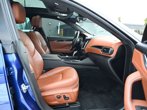 Used 2020 Maserati Levante image 49