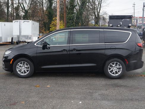 New 2026 Chrysler Pacifica Select image 45