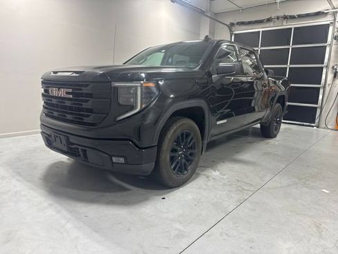 Used 2023 GMC Sierra 1500 Elevation AWD/4WD image 2