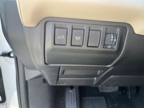 Used 2023 Subaru Ascent Limited w/ Technology Package AWD/4WD image 9