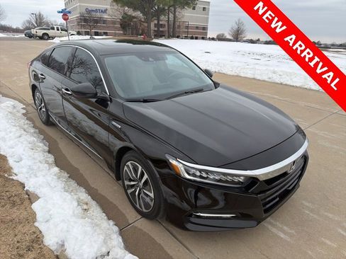 Used 2018 Honda Accord Touring image 1