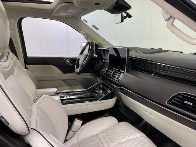 Used 2022 Lincoln Navigator L Black Label AWD/4WD image 28
