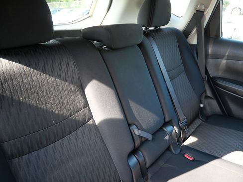 Used 2018 Nissan Rogue S AWD/4WD image 27