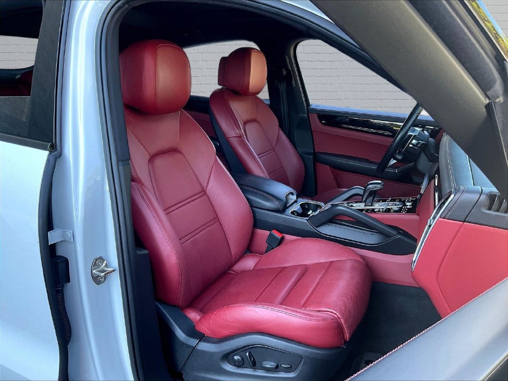 Used 2022 Porsche Cayenne Coupe w/ Premium Package AWD/4WD image 24