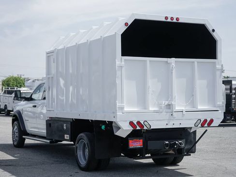 Used 2022 RAM 5500 Tradesman w/ Chrome Appearance Group AWD/4WD image 11