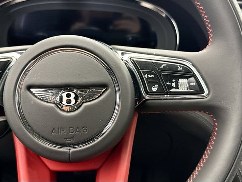 Used 2023 Bentley Bentayga AWD/4WD image 12