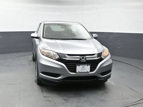 Used 2018 Honda HR-V LX image 9