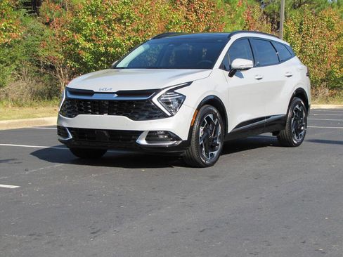 Used 2025 Kia Sportage SX image 9