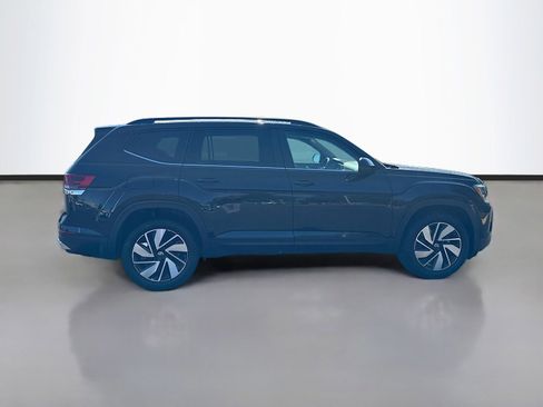 Used 2025 Volkswagen Atlas SE AWD/4WD image 8