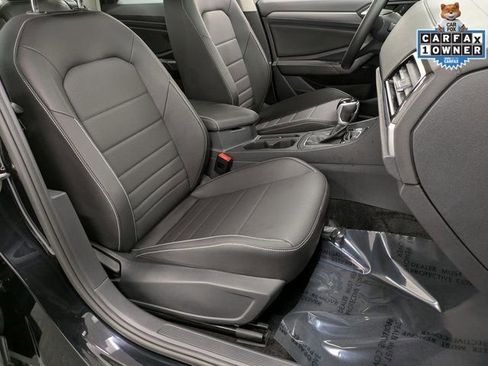 Used 2024 Volkswagen Jetta SE w/ Panoramic Sunroof Package FWD image 32