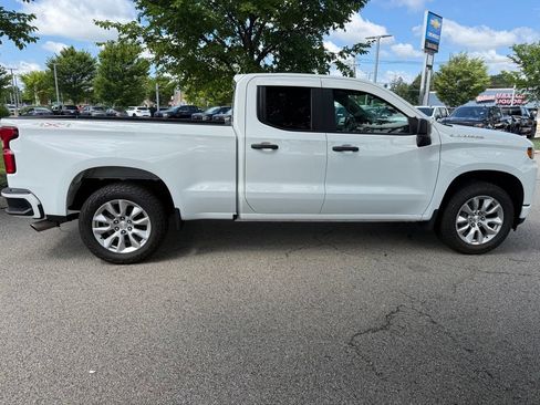 Used 2019 Chevrolet Silverado 1500 Custom w/ Custom Value Package AWD/4WD image 6