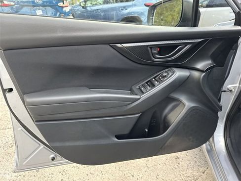 Used 2020 Subaru Impreza 2.0i Premium image 13