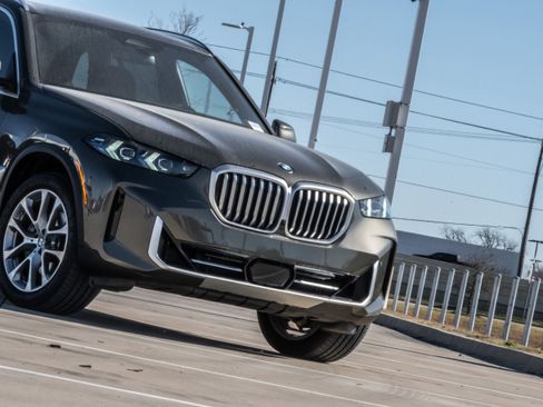 Certified 2026 BMW X5 sDrive40i image 5