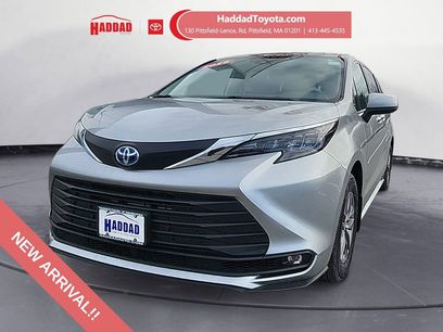 Used 2025 Toyota Sienna XLE
