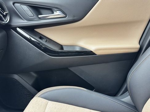 Used 2025 Chevrolet Equinox ACTIV image 23