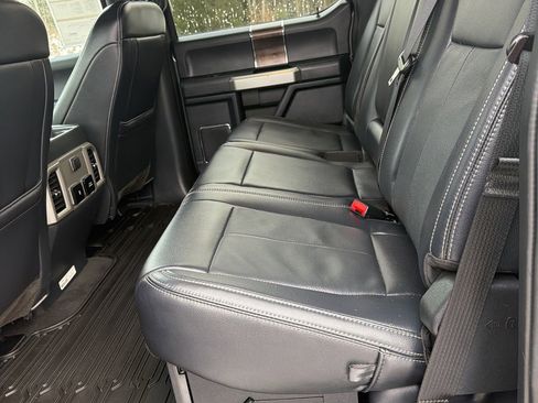 Certified 2022 Ford F250 Lariat w/ Black Appearance Package image 12