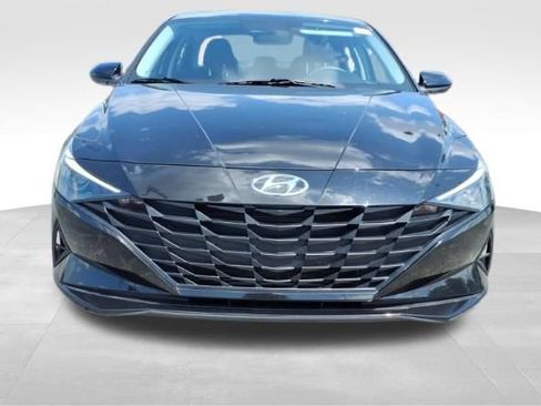 Used 2023 Hyundai Elantra SEL FWD image 2