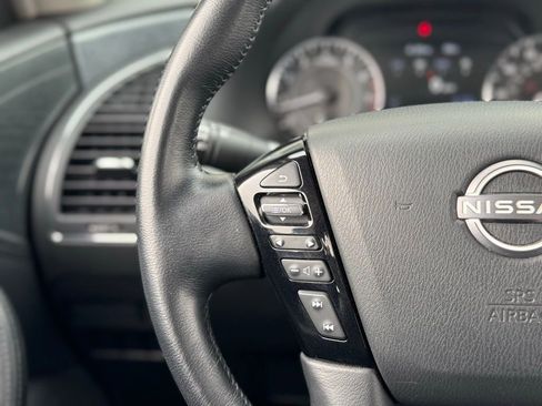 Used 2024 Nissan Armada SV image 6