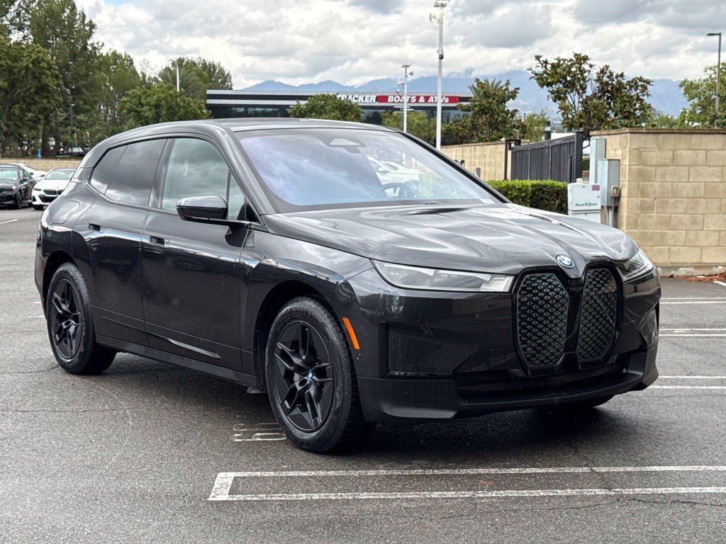 Used 2024 BMW iX xDrive50 w/ Convenience Package AWD/4WD image 6