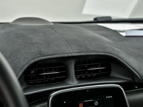 Used 2025 McLaren Artura Spider RWD image 33