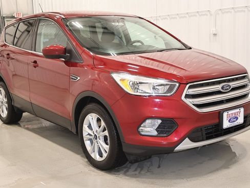 Certified 2019 Ford Escape SE image 4