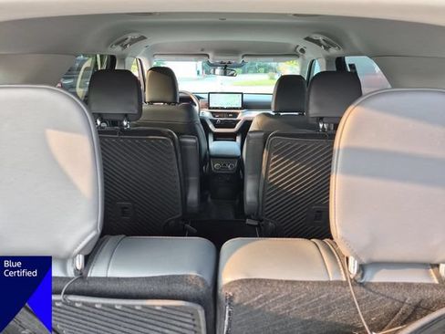 Certified 2025 Ford Explorer Active w/ Active Comfort Package RWD image 32