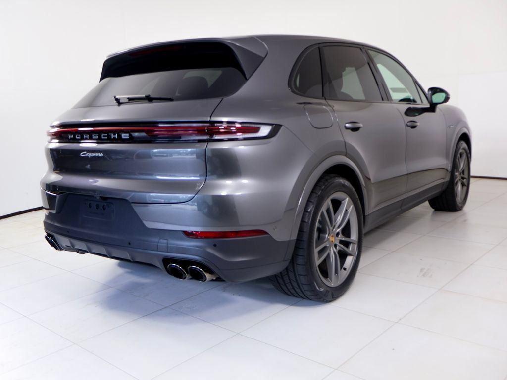 Certified 2026 Porsche Cayenne E-Hybrid AWD/4WD image 39
