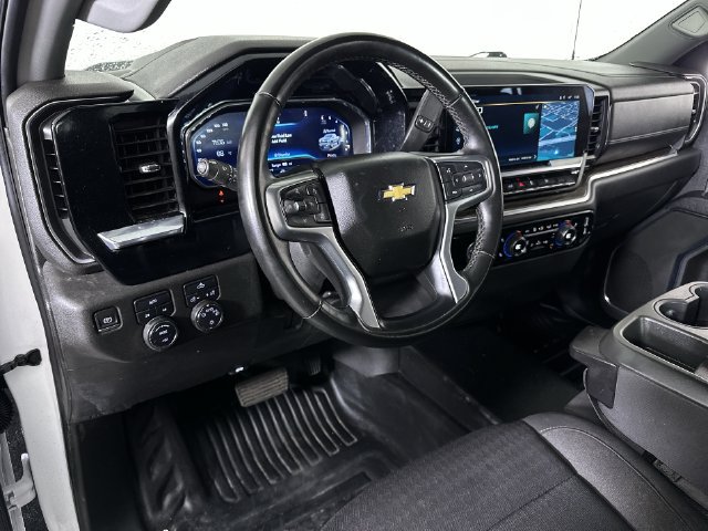 Used 2023 Chevrolet Silverado 1500 LT AWD/4WD image 10