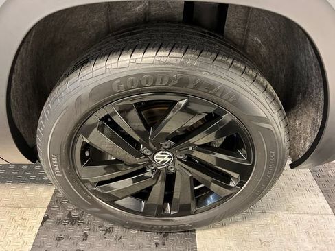 Certified 2023 Volkswagen Atlas Cross Sport SE FWD image 16