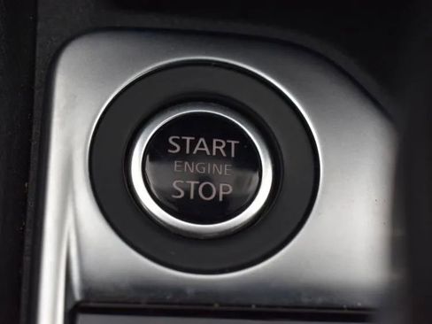 Used 2025 Nissan Sentra SV image 28