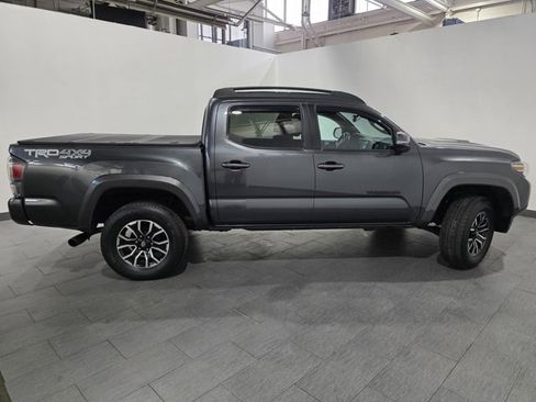 Used 2022 Toyota Tacoma TRD Sport image 6