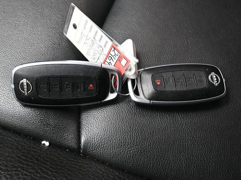 Used 2023 Nissan Pathfinder SL w/ Black Appearance Package image 30