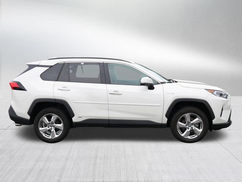 Used 2020 Toyota RAV4 Limited AWD/4WD image 8