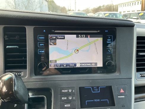 Used 2015 Toyota Sienna XLE w/ XLE Navigation Package image 21