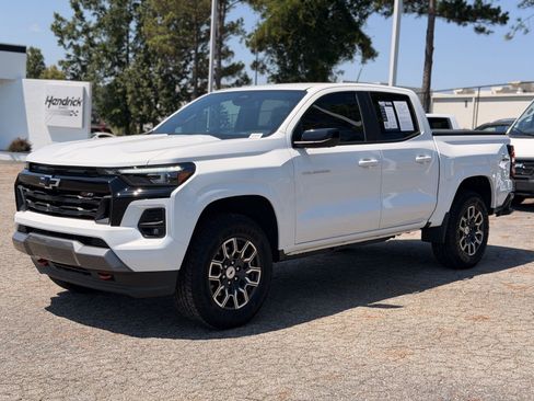 Used 2026 Chevrolet Colorado Z71 w/ Technology Package AWD/4WD image 7