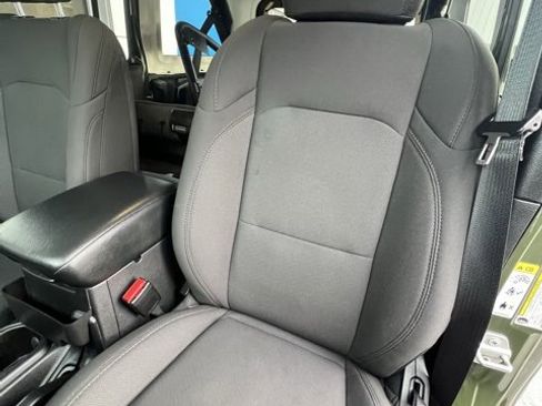 Used 2023 Jeep Wrangler Unlimited w/ Cold Weather Group image 15