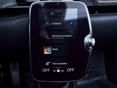 Used 2025 McLaren Artura image 71