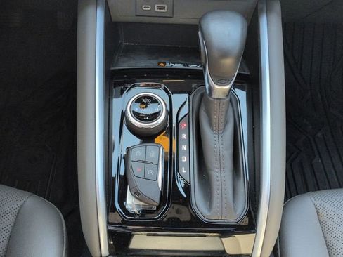 Used 2025 Chevrolet Colorado ZR2 w/ Technology Package image 18