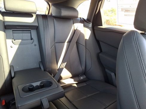 Certified 2025 Land Rover Range Rover Velar Dynamic SE image 17