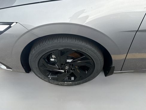 New 2026 Hyundai Elantra Sport FWD image 23