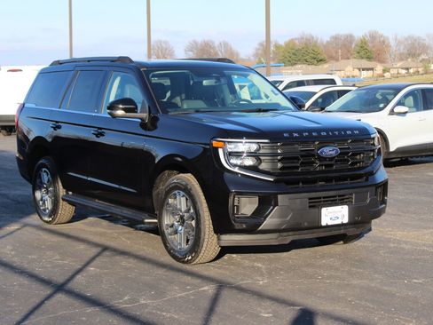 New 2025 Ford Expedition Active AWD/4WD image 7