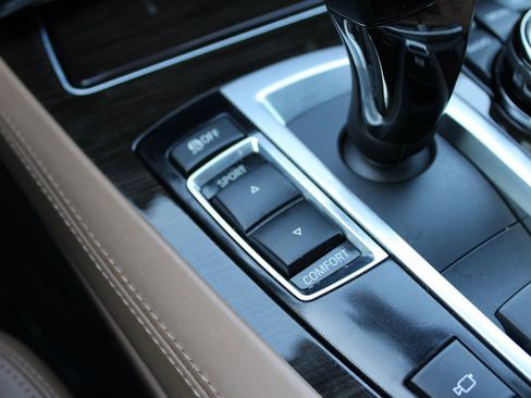 Used 2014 BMW 750Li 750Li image 29