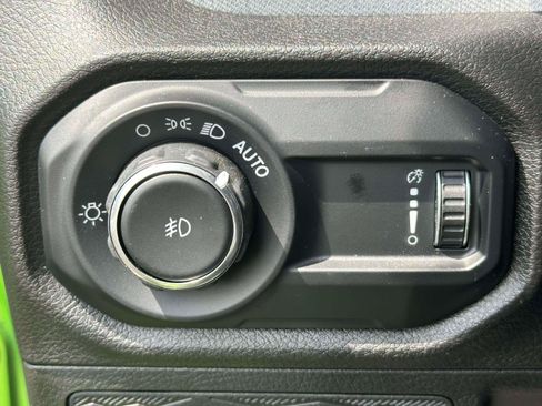 Used 2025 Jeep Wrangler Unlimited Sport AWD/4WD image 17