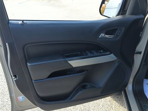 Used 2022 Chevrolet Colorado ZR2 image 20