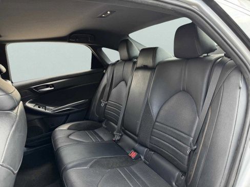 Used 2019 Toyota Avalon XSE image 37