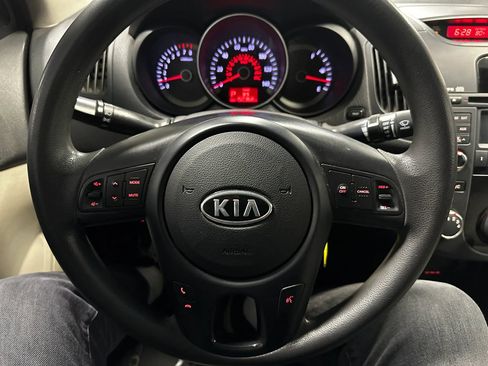 Used 2011 Kia Forte EX image 29
