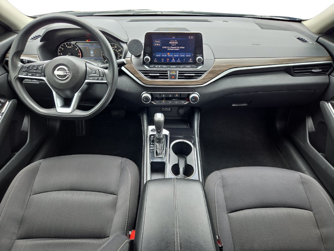 Used 2023 Nissan Altima 2.5 SV FWD image 9
