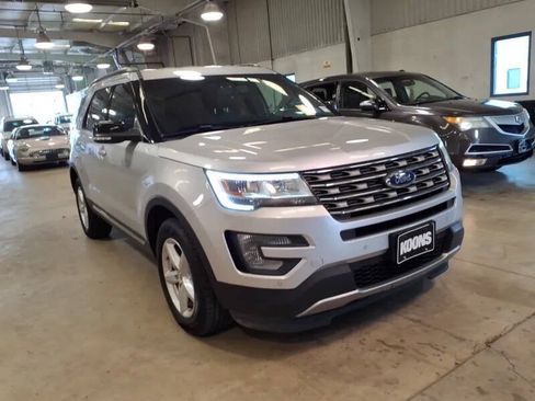 Used 2016 Ford Explorer XLT w/ Equipment Group 202A AWD/4WD image 5