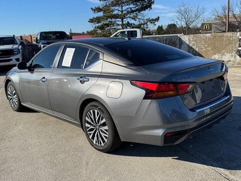Used 2023 Nissan Altima 2.5 SV image 10