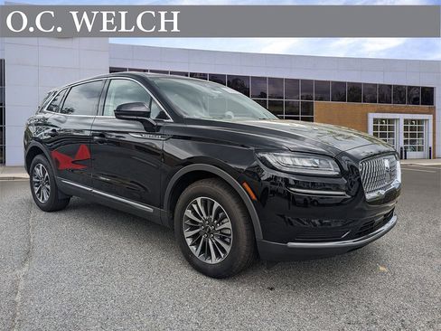 Certified 2023 Lincoln Nautilus AWD w/ Premium Package image 1